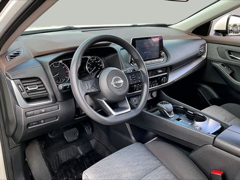 Used 2023 Nissan Rogue SV FWD image 18