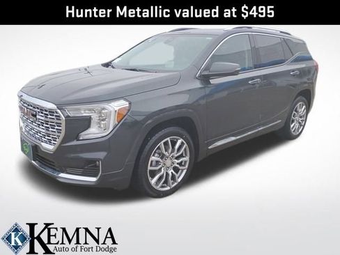 Used 2022 GMC Terrain Denali image 2