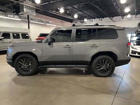 Used 2024 Lexus GX 550 w/ Cold Area Package AWD/4WD image 6