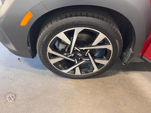 Used 2022 Hyundai Kona Limited image 28