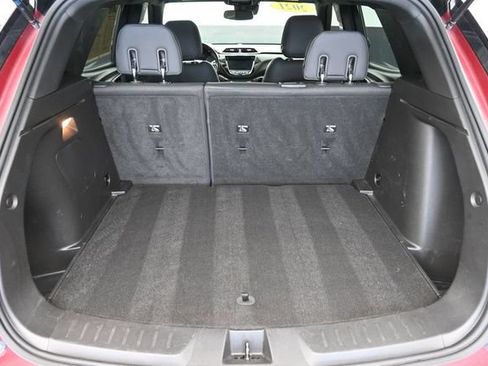 Used 2021 Chevrolet TrailBlazer RS w/ Technology Package FWD image 28