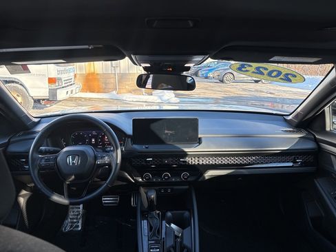 Used 2023 Honda Accord Sport image 12