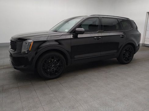 Used 2022 Kia Telluride EX w/ EX Premium Package image 2