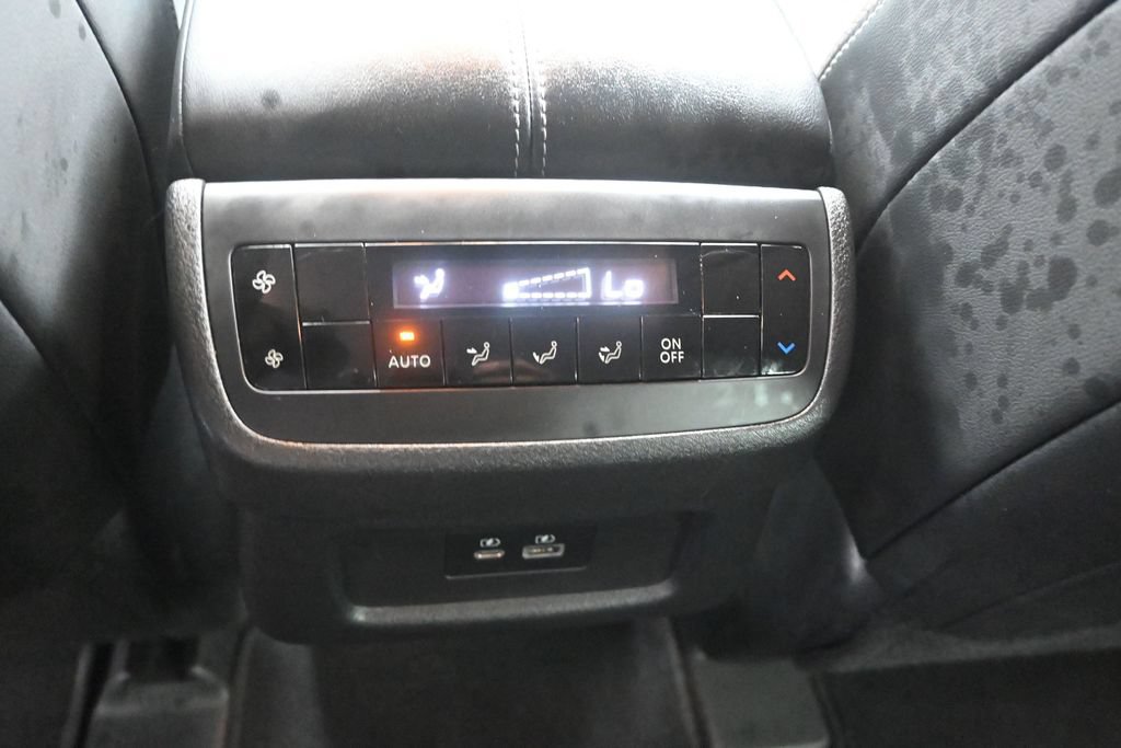 Used 2022 Nissan Pathfinder SL FWD image 19