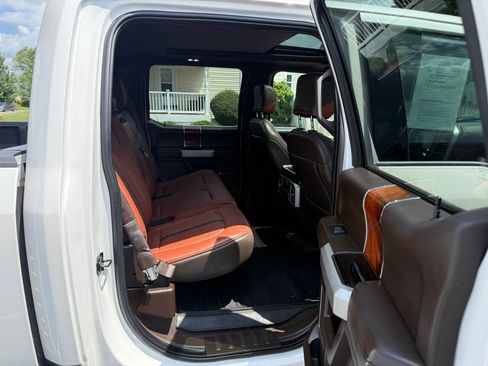 Used 2018 Ford F150 King Ranch w/ Equipment Group 601A Luxury AWD/4WD image 8