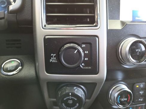 Used 2019 Ford F150 Lariat w/ Equipment Group 502A Luxury AWD/4WD image 57