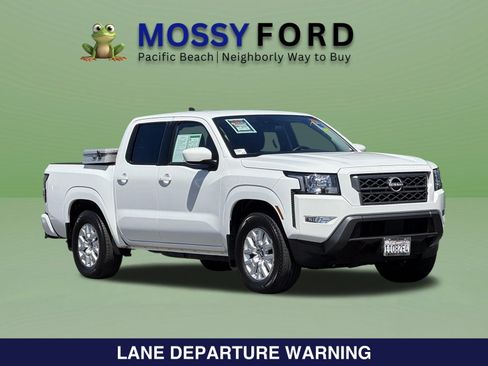 Used 2024 Nissan Frontier SV w/ SV Convenience Package RWD image 2
