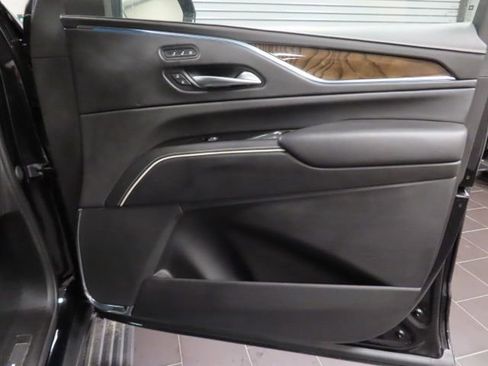 Certified 2023 Cadillac Escalade ESV Sport Platinum w/ LPO, ONYX Package image 10