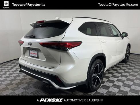 Used 2021 Toyota Highlander XSE image 16