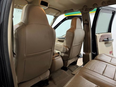 Used 2005 Ford F350 Lariat RWD image 14