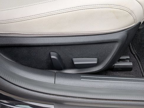 Used 2024 Genesis G70 2.5T RWD image 37