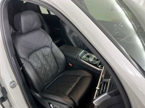 Used 2024 BMW X7 xDrive40i w/ M Sport Package AWD/4WD image 33