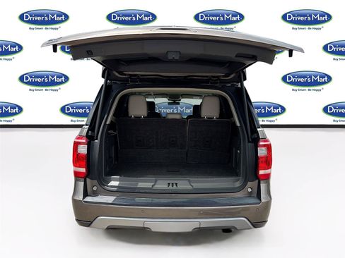 Used 2018 Ford Expedition XLT w/ Equipment Group 202A RWD image 25