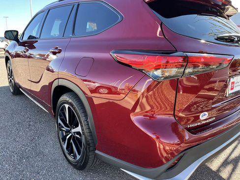 Certified 2022 Toyota Highlander XSE image 13