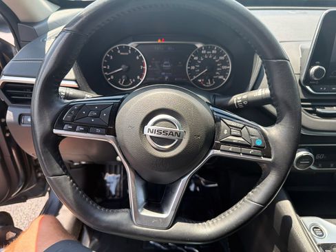 Used 2019 Nissan Altima 2.5 SV FWD image 15