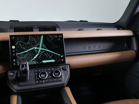 New 2026 Land Rover Defender 130 X-Dynamic SE image 15