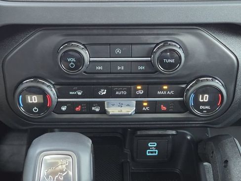 Certified 2025 Ford Bronco Badlands AWD/4WD image 18