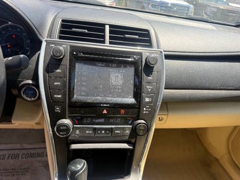 Used 2017 Toyota Camry XLE w/ Moonroof Package FWD image 12