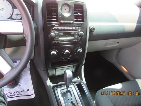 Used 2006 Chrysler 300 w/ Sound Group image 32