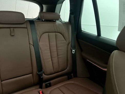 Used 2019 BMW X5 xDrive40i w/ Convenience Package AWD/4WD image 14