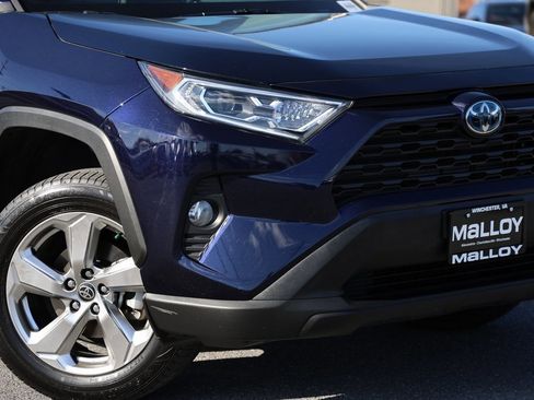 Used 2021 Toyota RAV4 XLE Premium image 6