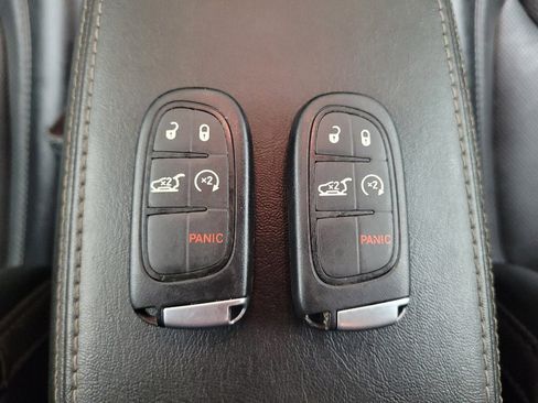 Used 2023 Jeep Cherokee Altitude Lux AWD/4WD image 32