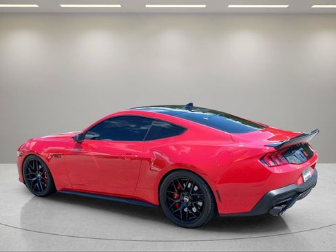 Used 2024 Ford Mustang GT RWD image 3