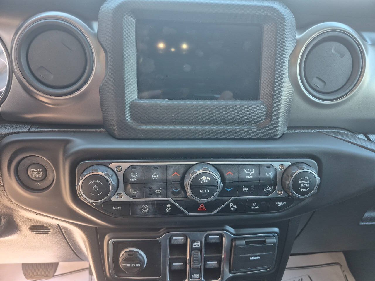 Used 2023 Jeep Gladiator Sport AWD/4WD image 11