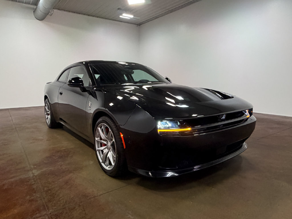 Used 2025 Dodge Charger Daytona Scat Pack w/ Track Pack AWD/4WD image 28