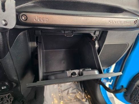 Used 2017 Jeep Wrangler Sport w/ Quick Order Package 24S AWD/4WD image 22