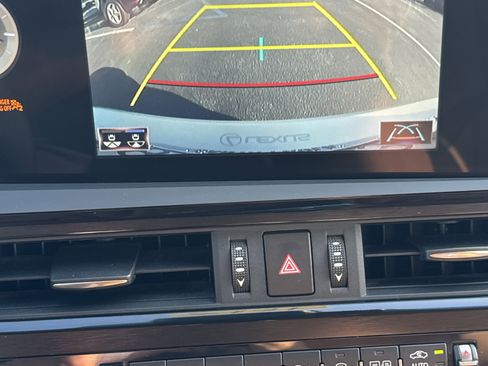 Used 2022 Lexus ES 300h image 22