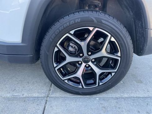 Used 2025 Jeep Compass Limited AWD/4WD image 30