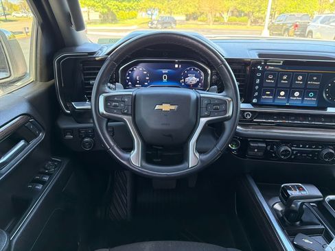 Certified 2023 Chevrolet Silverado 1500 LT AWD/4WD image 15