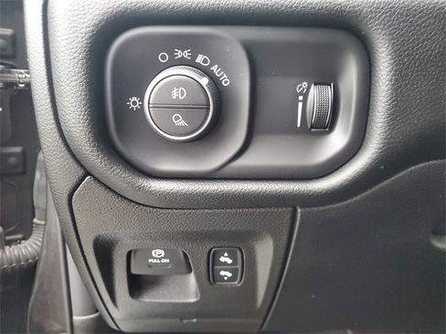 Used 2021 RAM 1500 Big Horn image 9