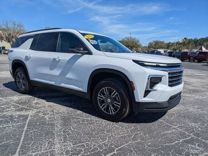 Used 2025 Chevrolet Traverse LT