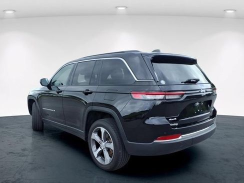 Used 2024 Jeep Grand Cherokee Limited AWD/4WD image 13