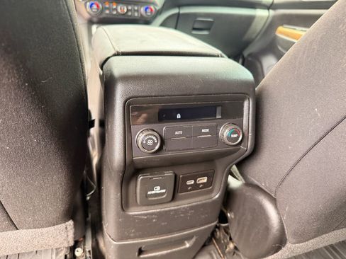 Used 2023 GMC Acadia SLE w/ Driver Convenience Package FWD image 24