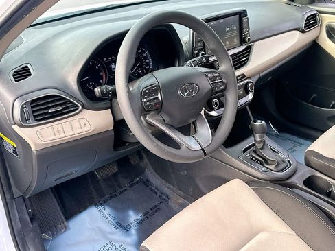 Used 2018 Hyundai Elantra GT image 9