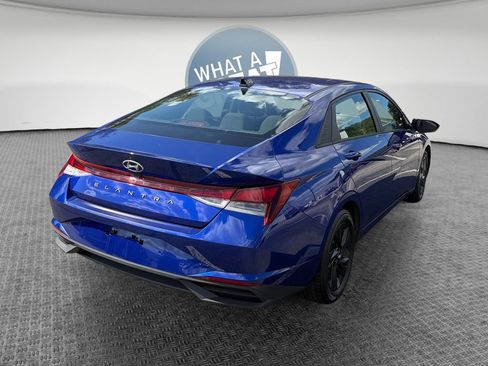 Used 2021 Hyundai Elantra SEL FWD image 3