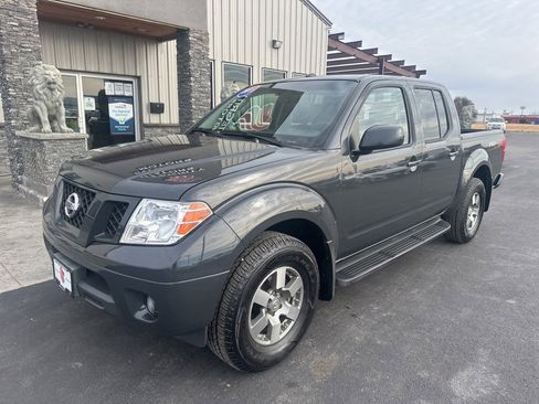 Used 2011 Nissan Frontier PRO-4X image 2