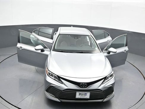 Used 2021 Toyota Camry LE image 44