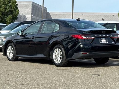 Used 2025 Toyota Camry LE FWD image 8