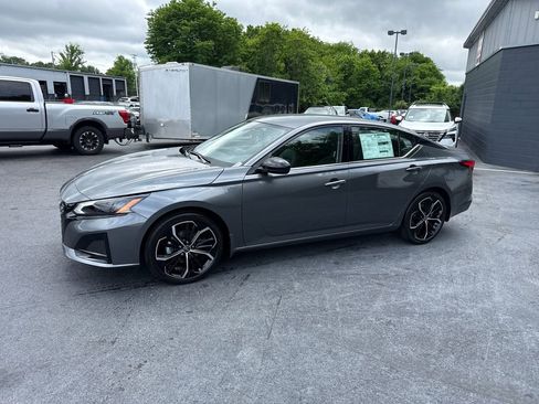 New 2026 Nissan Altima 2.5 SR FWD image 2