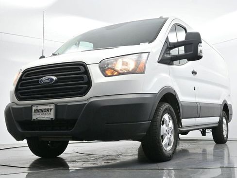 Used 2019 Ford Transit 250 130 Low Roof RWD image 45