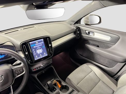Certified 2023 Volvo XC40 B4 Core w/ Climate Package FWD image 22