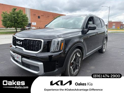 Used 2023 Kia Telluride EX w/ EX Captain's Chair Package AWD/4WD image 1