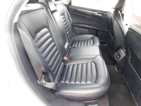 Used 2019 Ford Fusion SEL image 21