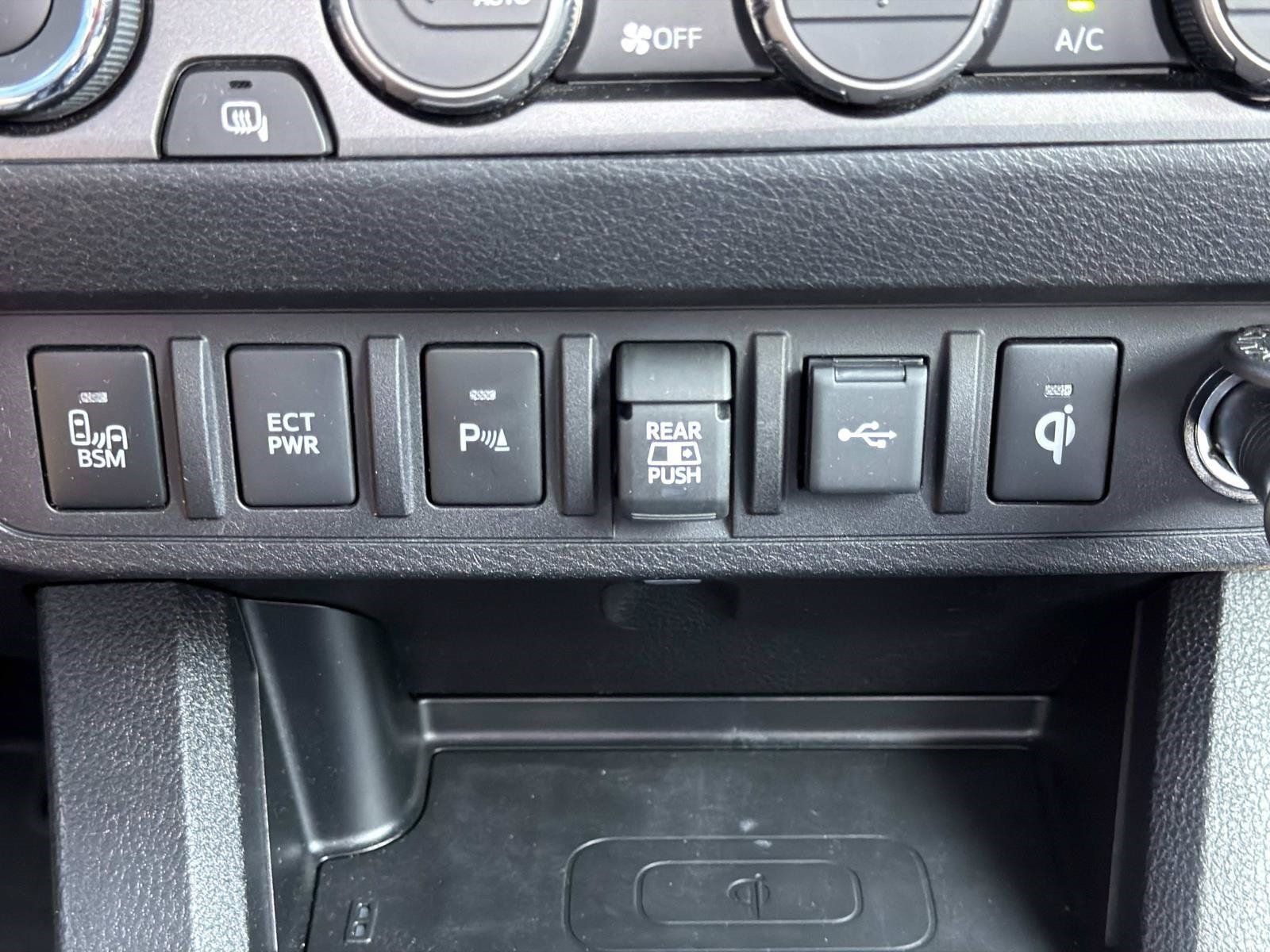 Used 2023 Toyota Tacoma TRD Off-Road w/ TRD Premium Off Road Package AWD/4WD image 32