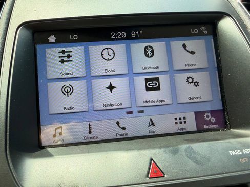 Used 2017 Ford Taurus SEL w/ Equipment Group 201A FWD image 2