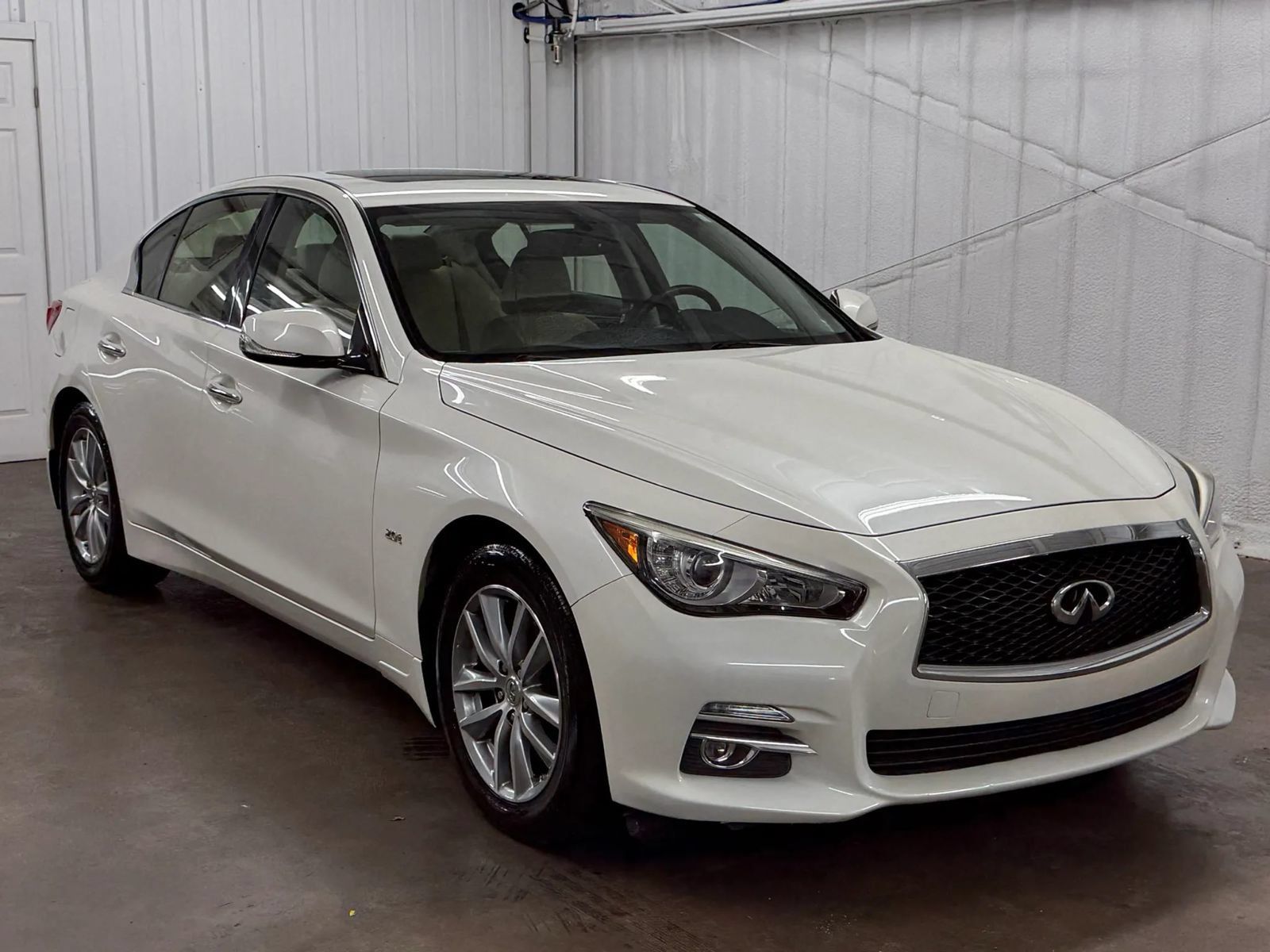 Used 2016 INFINITI Q50 Premium w/ 2.0T Premium Plus Package AWD/4WD image 2